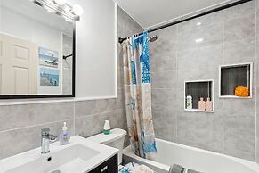 Inviting St Louis Home w/ Deck Near Forest Park!