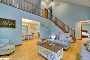 Pocono Mountain Home w/ Private Lake Access