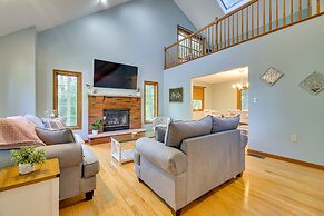 Pocono Mountain Home w/ Private Lake Access