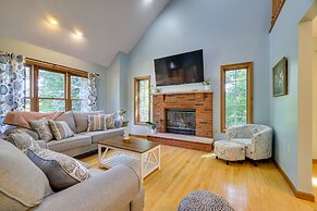 Pocono Mountain Home w/ Private Lake Access