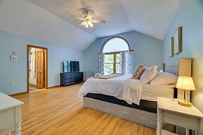 Pocono Mountain Home w/ Private Lake Access