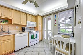 Sunny Sarasota Oasis w/ Private Screened Lanai