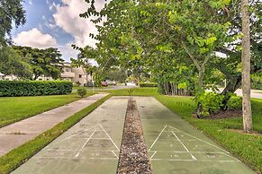 Sunny Sarasota Oasis w/ Private Screened Lanai