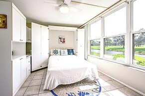 Sunny Sarasota Oasis w/ Private Screened Lanai