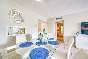 Sunny Sarasota Oasis w/ Private Screened Lanai