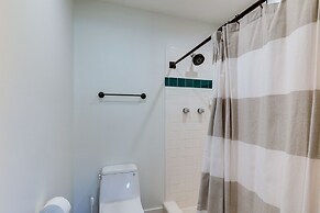 Spacious Flagstaff Home w/ Hot Tub & Fire Pit!