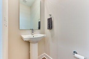 Modern + Stylish Condo: 5 Mi to Downtown Charlotte