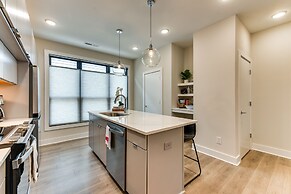 Modern + Stylish Condo: 5 Mi to Downtown Charlotte