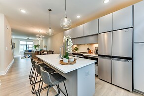Modern + Stylish Condo: 5 Mi to Downtown Charlotte