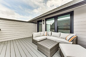 Modern + Stylish Condo: 5 Mi to Downtown Charlotte