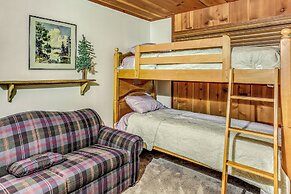 3 Mi to Shaver Lake: Cozy 'bears Hideaway' Cabin!