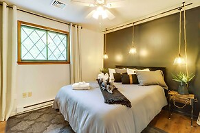 Outdoor Entertainment Space: Family Poconos Home