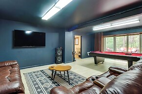 Outdoor Entertainment Space: Family Poconos Home