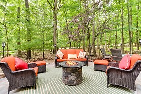 Outdoor Entertainment Space: Family Poconos Home