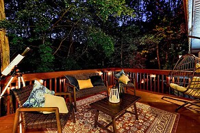 Outdoor Entertainment Space: Family Poconos Home