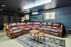 Outdoor Entertainment Space: Family Poconos Home