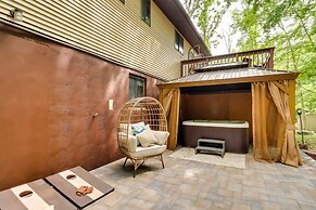 Outdoor Entertainment Space: Family Poconos Home