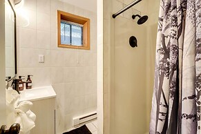 Outdoor Entertainment Space: Family Poconos Home