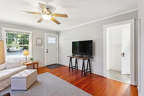Charming Eugene Retreat: Private Hot Tub & Yard!