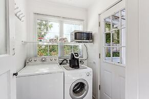 Charming Eugene Retreat: Private Hot Tub & Yard!