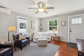 Charming Eugene Retreat: Private Hot Tub & Yard!