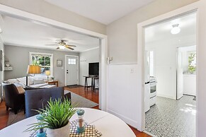 Charming Eugene Retreat: Private Hot Tub & Yard!