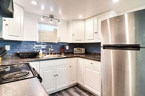 Remodeled Seminole Apt + Yard: 3 Mi to Beach!