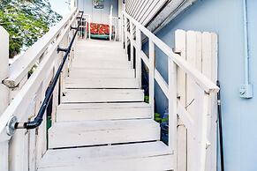 Remodeled Seminole Apt + Yard: 3 Mi to Beach!