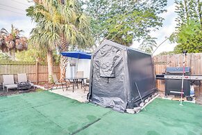 Remodeled Seminole Apt + Yard: 3 Mi to Beach!