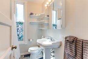 3 Mi to Coors Field: Convenient Townhome w/ Deck