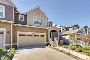 9 Mi to Airport: Commerce City Townhome w/ Deck