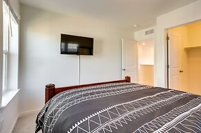 9 Mi to Airport: Commerce City Townhome w/ Deck