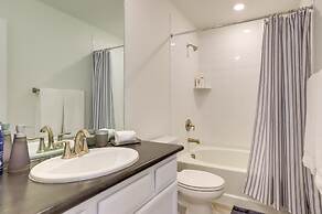 9 Mi to Airport: Commerce City Townhome w/ Deck