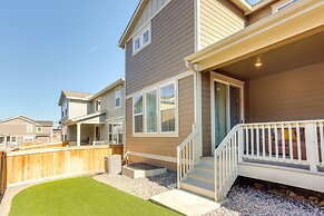 9 Mi to Airport: Commerce City Townhome w/ Deck