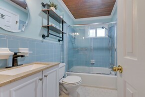 Steps to Ocean: North Myrtle Beach Condo w/ Porch!