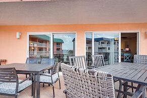 Beachfront Indian Shores Vacation Rental Condo