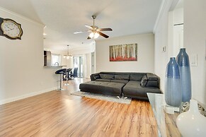 Charming Leesburg Getaway w/ Screened Porch!