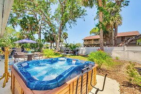 Hot Tub & Gas Grill: Port Richey Retreat