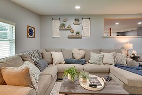 Lakefront Home w/ Screened Porches in Frostproof!