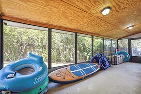 Lakefront Home w/ Screened Porches in Frostproof!