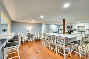 Lakefront Home w/ Screened Porches in Frostproof!