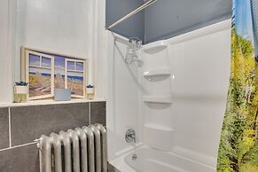 Convenient Jennings Apartment, 12 Mi to St Louis!