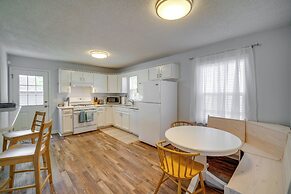 Pet-friendly Villas Vacation Rental: Walk to Bay