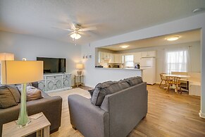 Pet-friendly Villas Vacation Rental: Walk to Bay