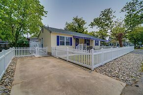 Pet-friendly Villas Vacation Rental: Walk to Bay