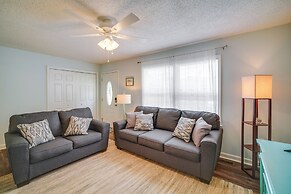 Pet-friendly Villas Vacation Rental: Walk to Bay