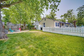 Pet-friendly Villas Vacation Rental: Walk to Bay