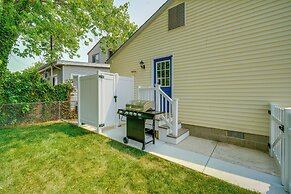 Pet-friendly Villas Vacation Rental: Walk to Bay