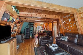 Near Trails: Forest Lake Retreat w/ Backyard Oasis
