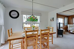 Vibrant Waterfront Vacation Rental on Lake Huron!